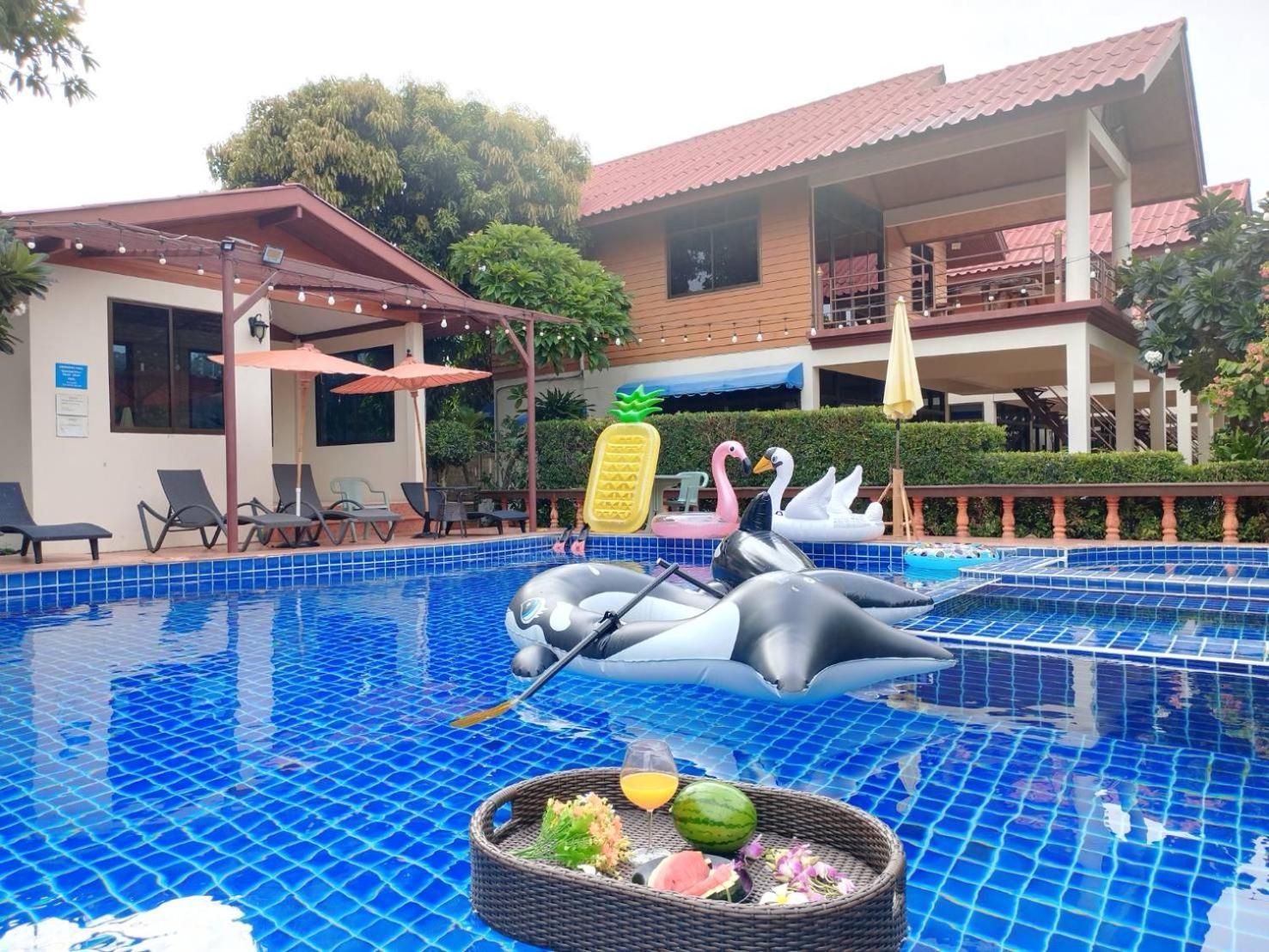 Avila Resort Pattaya Jomtien Beach Exterior photo