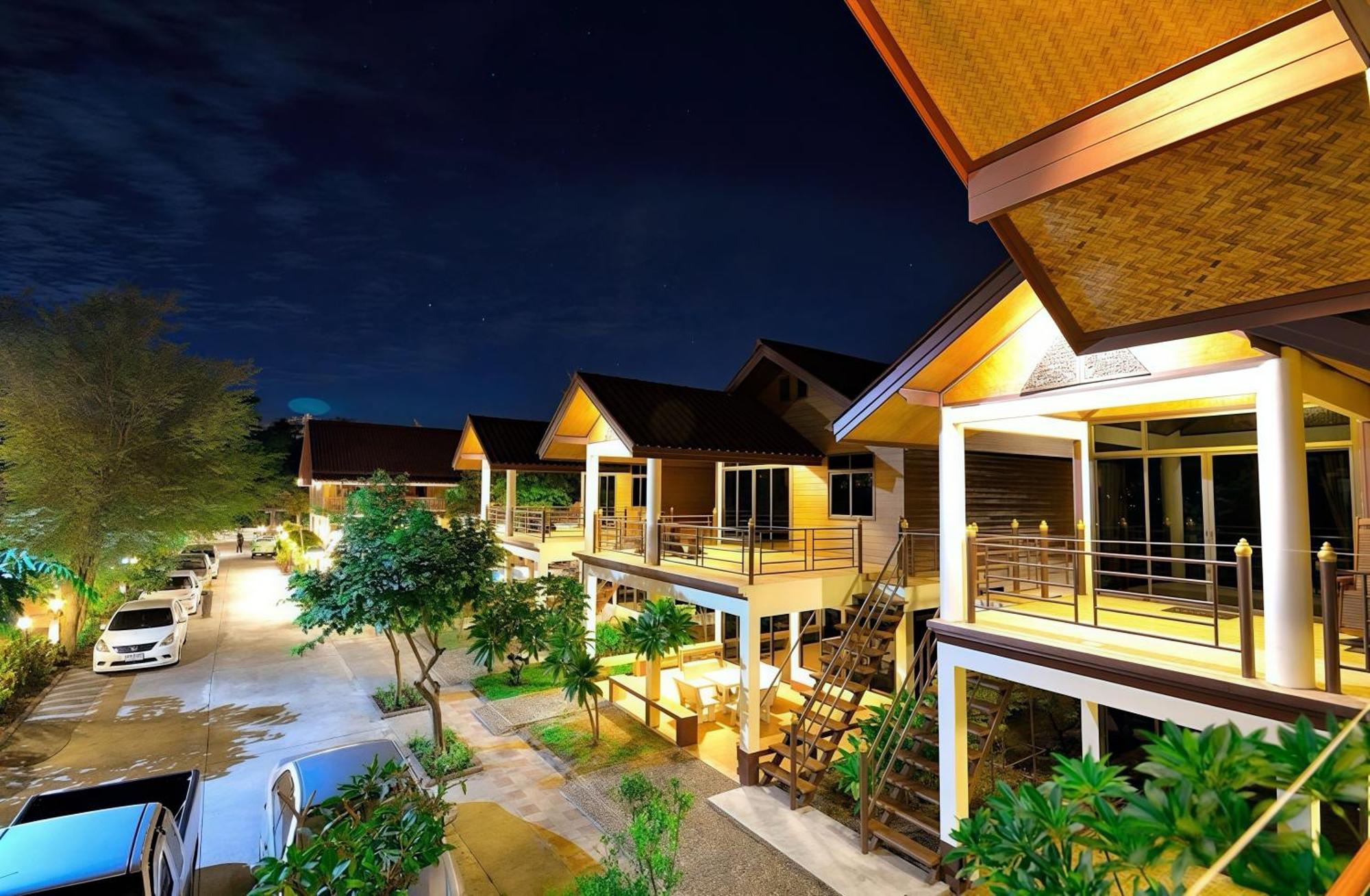 Avila Resort Pattaya Jomtien Beach Exterior photo