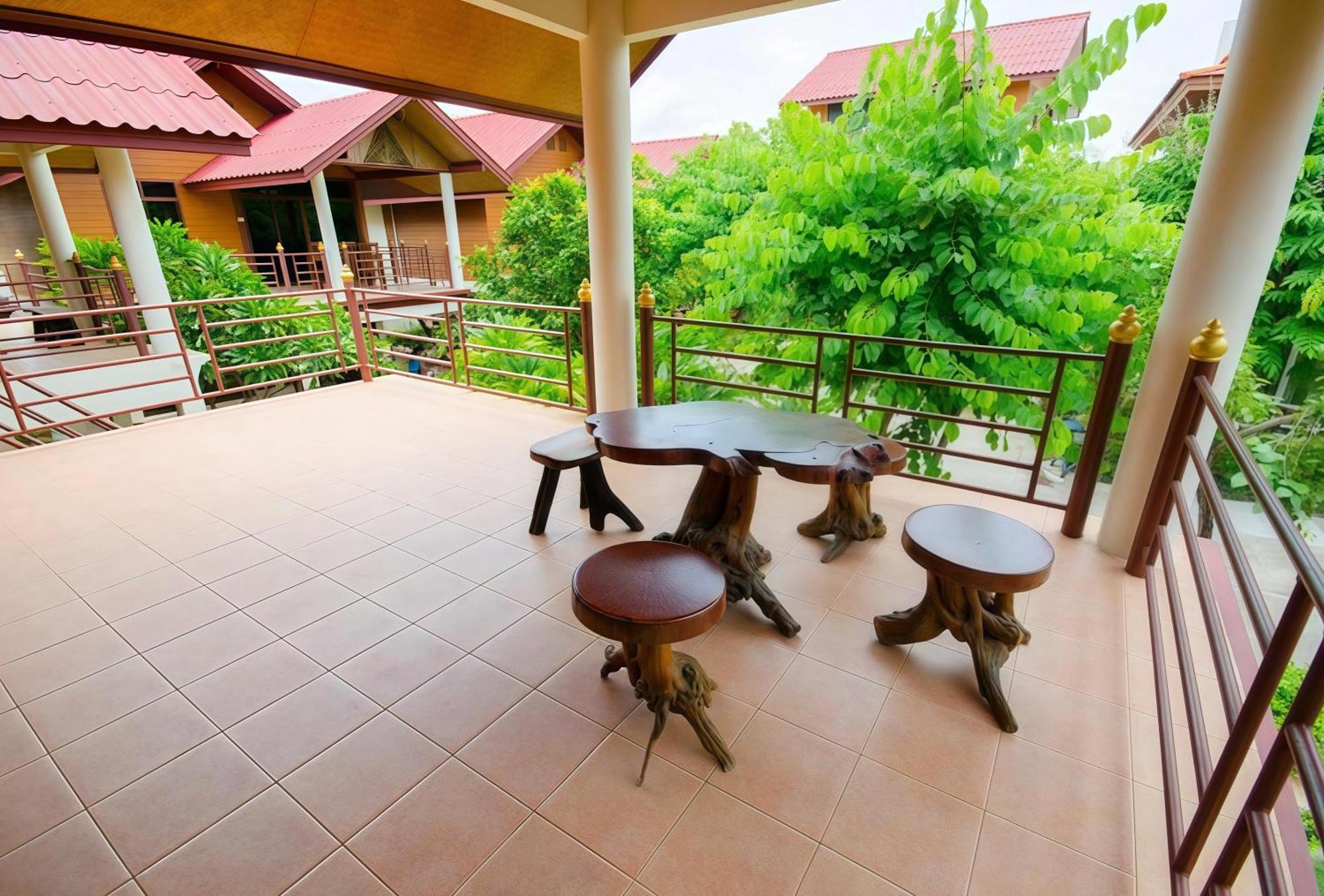 Avila Resort Pattaya Jomtien Beach Exterior photo