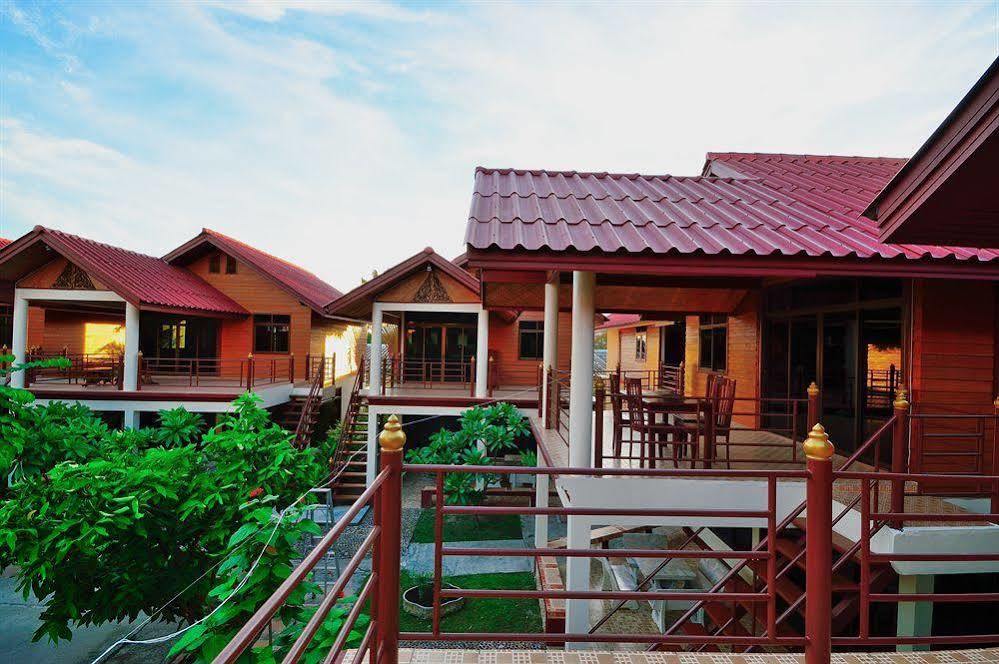 Avila Resort Pattaya Jomtien Beach Exterior photo